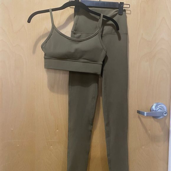 Olive Green 2 piece Workout Set with Athletic Cami Top and Leggings - XL - Picture 6 of 9